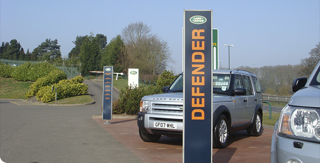 Outdoor POS Totem - Land Rover